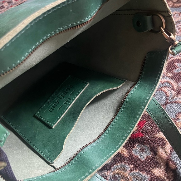 Portland Leather Green Bag - Picture 5 of 7